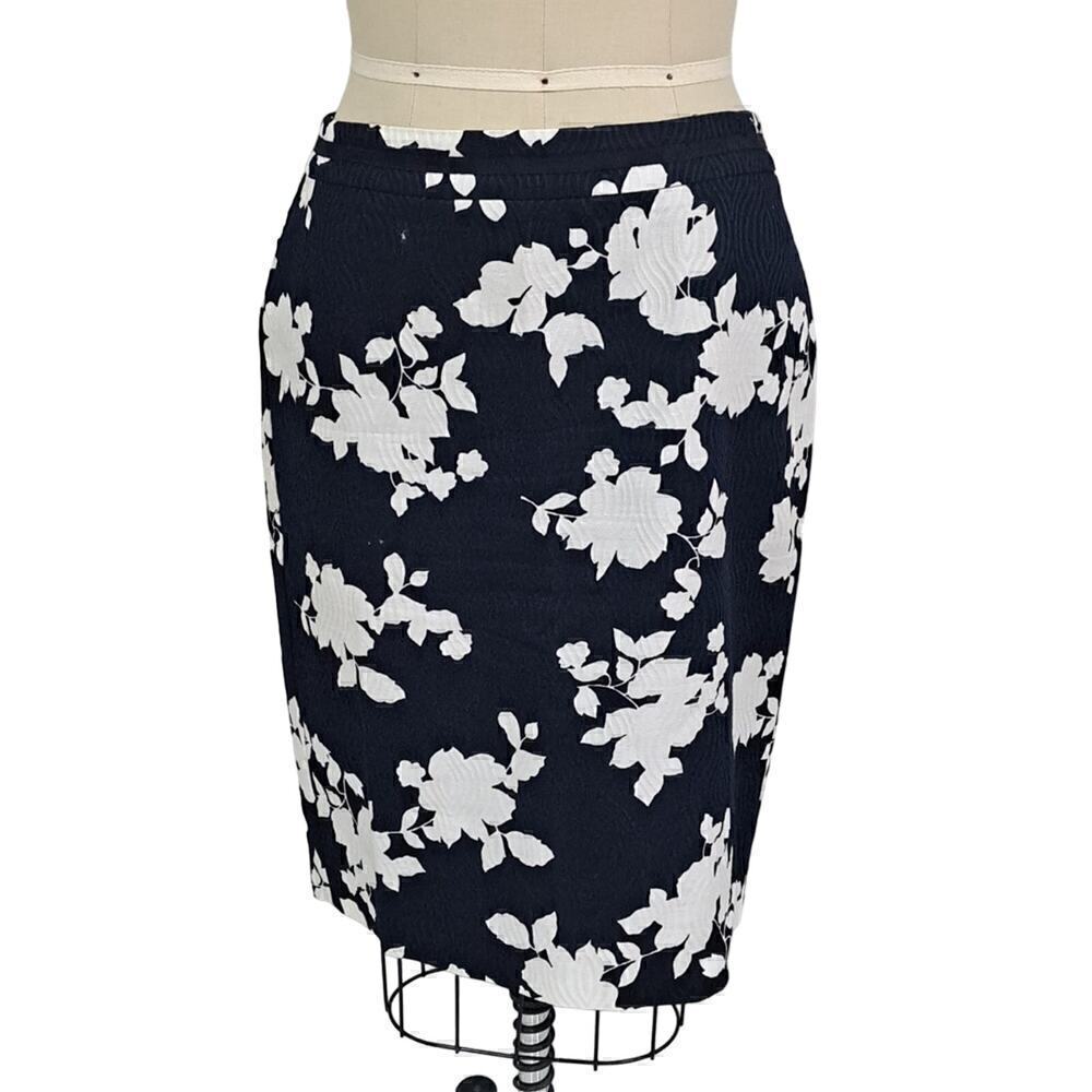 Talbots Navy Blue & White Floral Pencil skirt size 10